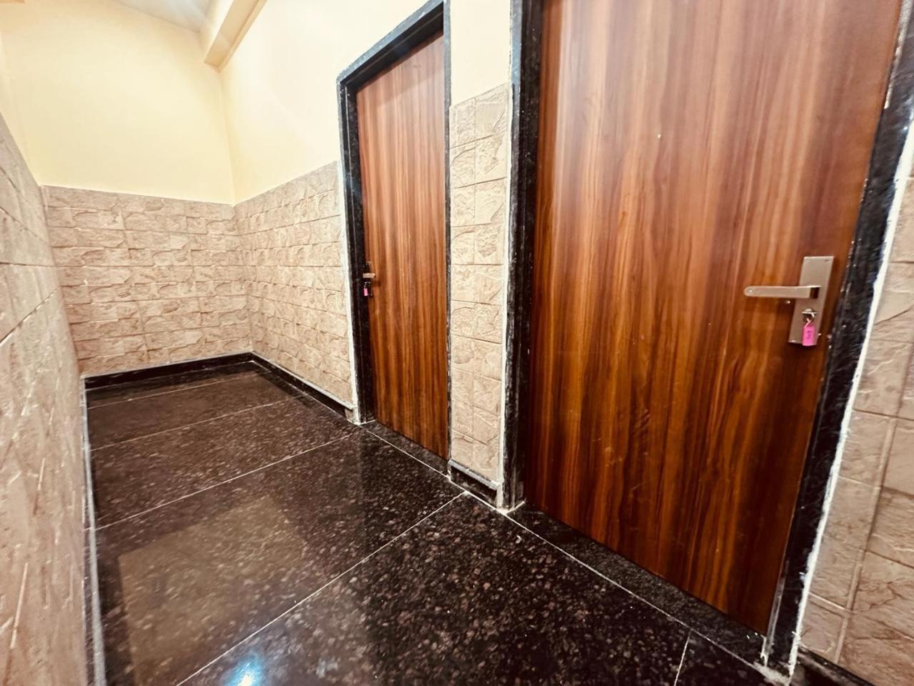 فندق The Lord Krishna Residency Vrindāvan المظهر الخارجي الصورة